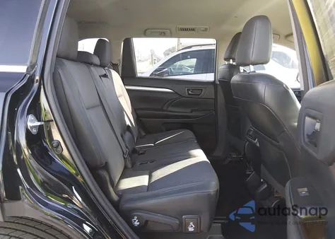 2015 Toyota Highlander Le Plus V6 z USA, uszkodzony, nr VIN 5TDBKRFHXFS095919